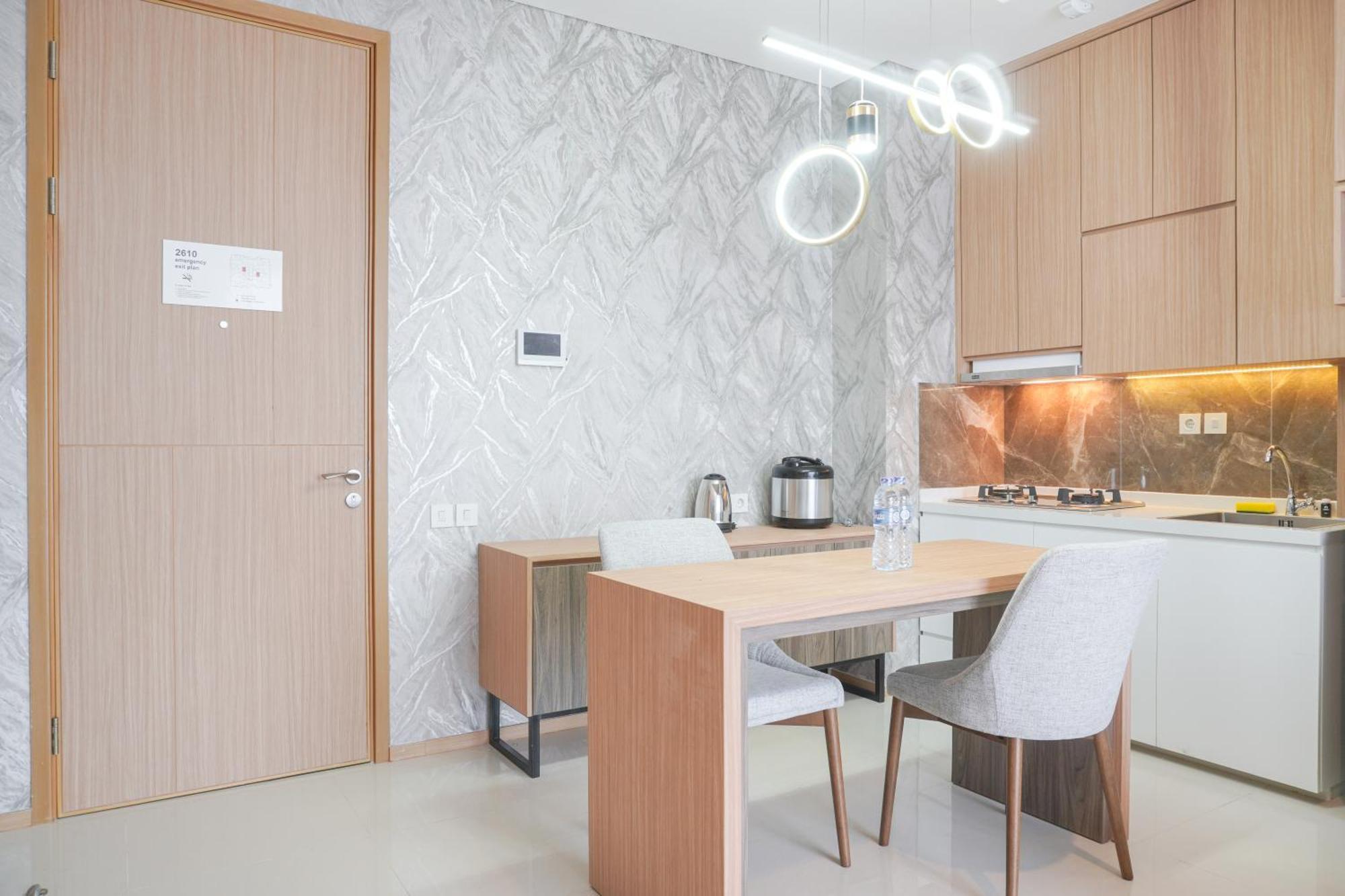 Pangsapuri Comfort And Modern Look 2br At 26th Floor Samara By Travelio Jakarta